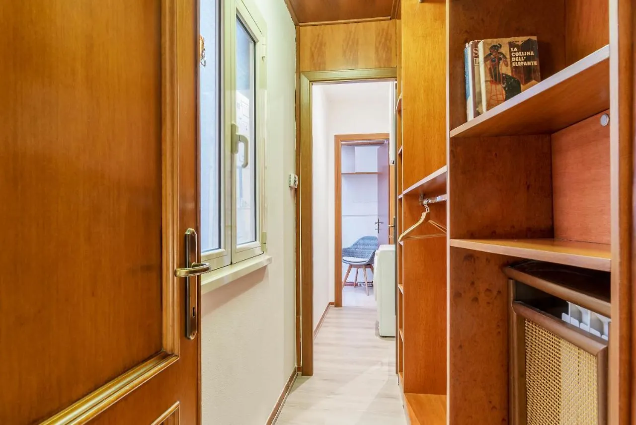 Apartment Giubbonari 23 - Fromhometorome Italy
