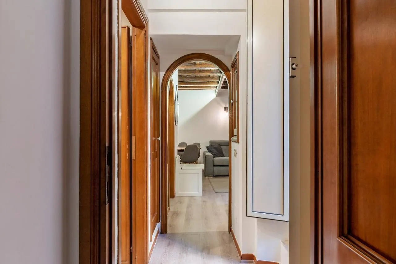 Apartment Giubbonari 23 - Fromhometorome