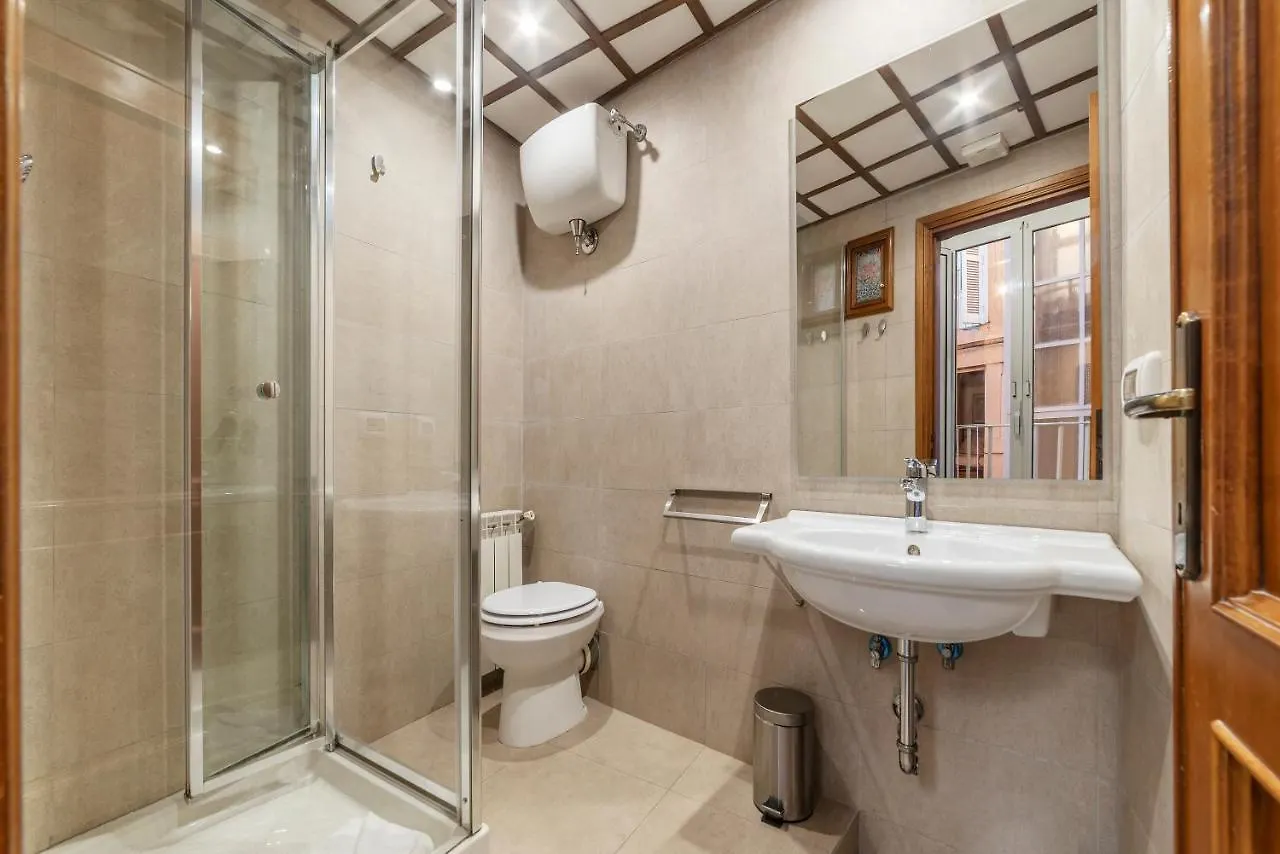 Apartment Giubbonari 23 - Fromhometorome Italy